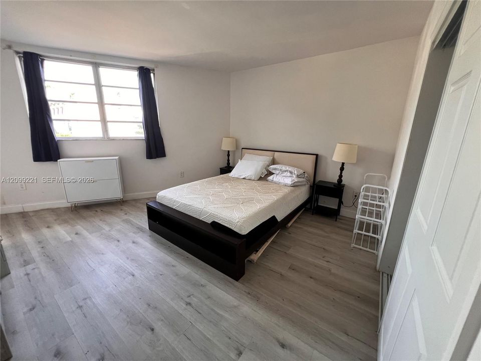 For Sale: $407,000 (2 beds, 2 baths, 1500 Square Feet)