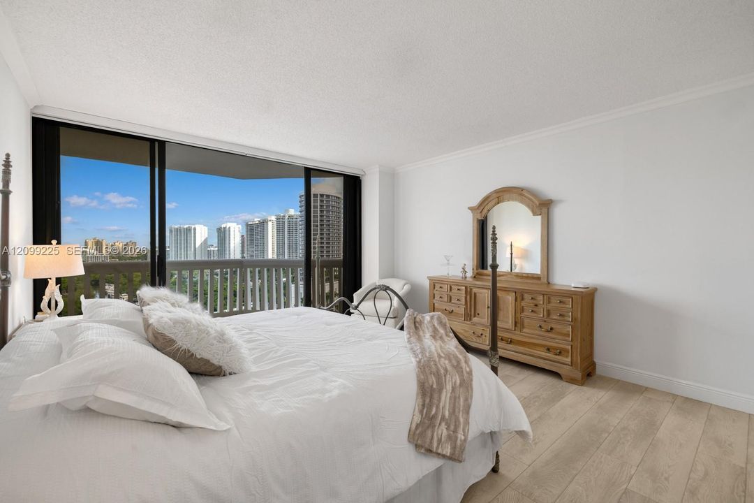 For Sale: $595,000 (2 beds, 2 baths, 1750 Square Feet)