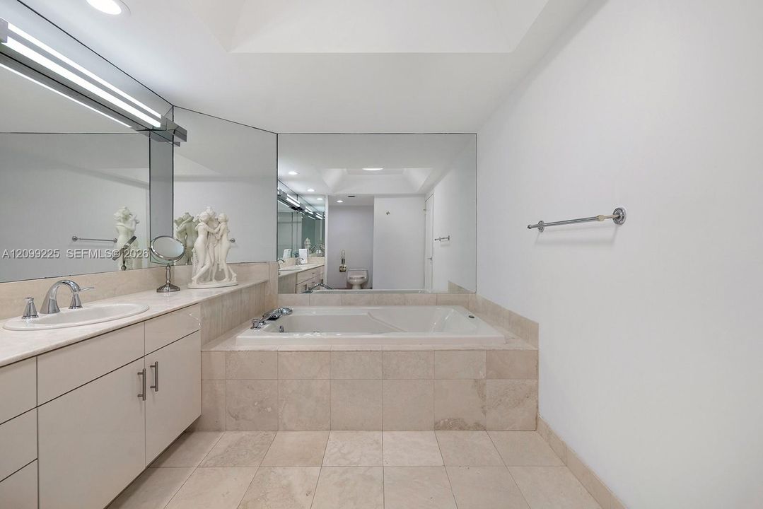 For Sale: $595,000 (2 beds, 2 baths, 1750 Square Feet)