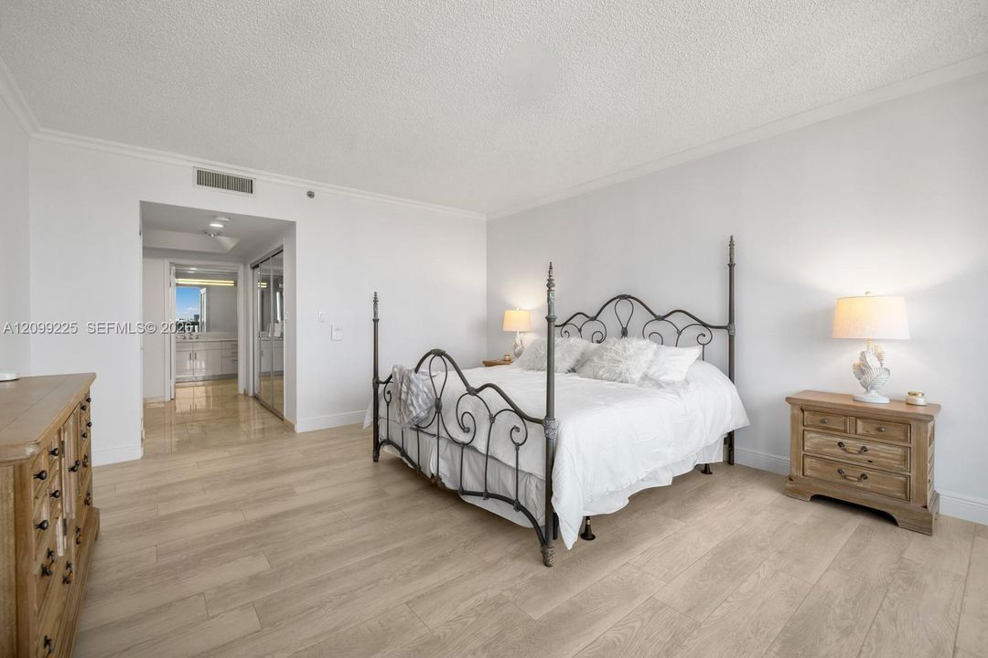 For Sale: $595,000 (2 beds, 2 baths, 1750 Square Feet)