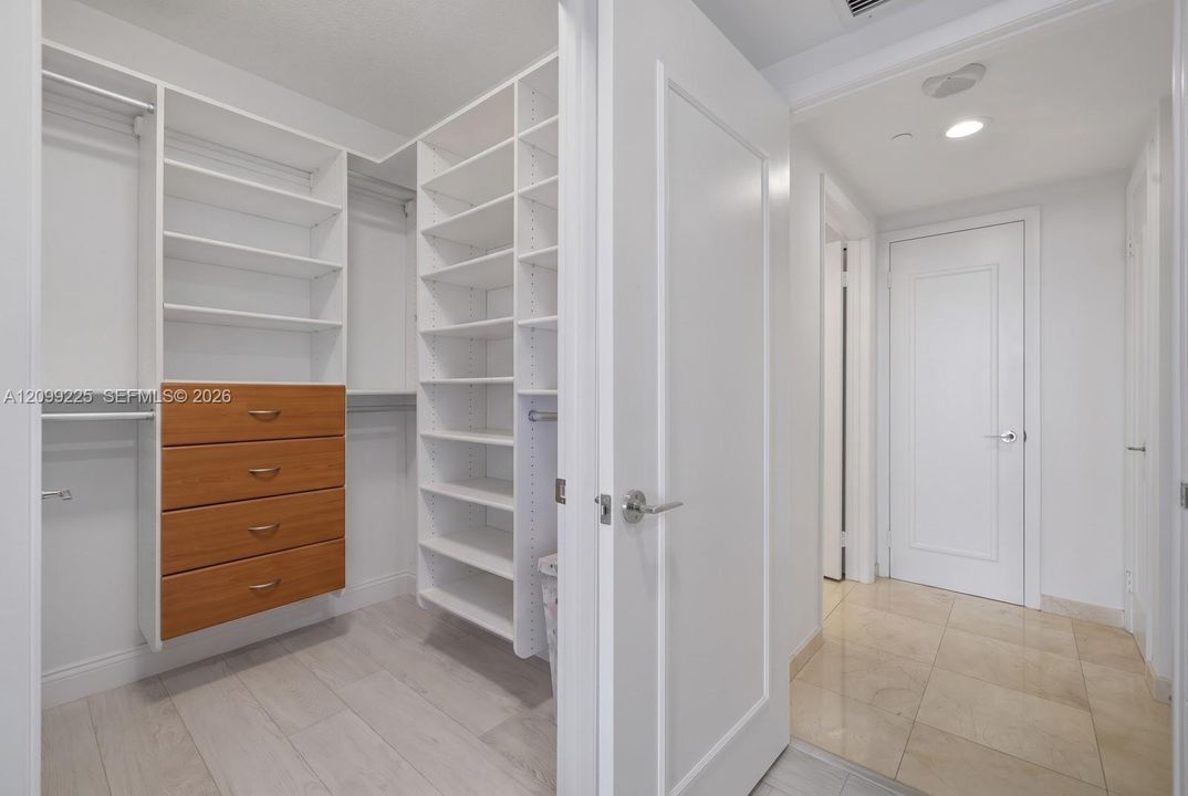 For Sale: $595,000 (2 beds, 2 baths, 1750 Square Feet)