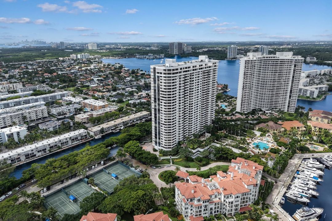 For Sale: $595,000 (2 beds, 2 baths, 1750 Square Feet)