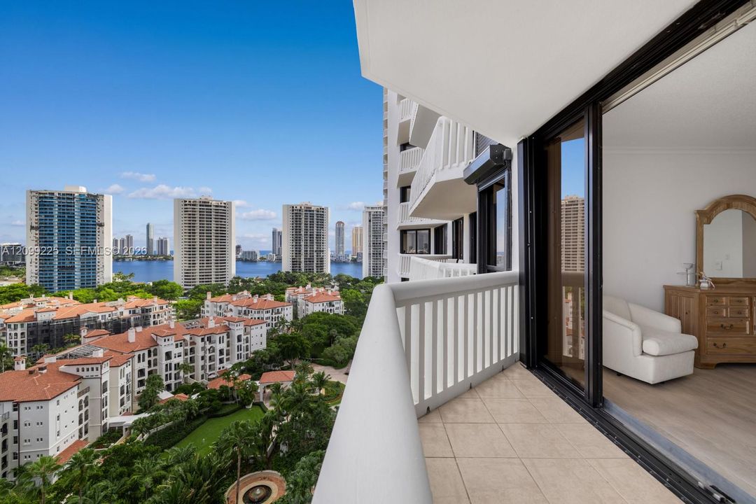 For Sale: $595,000 (2 beds, 2 baths, 1750 Square Feet)
