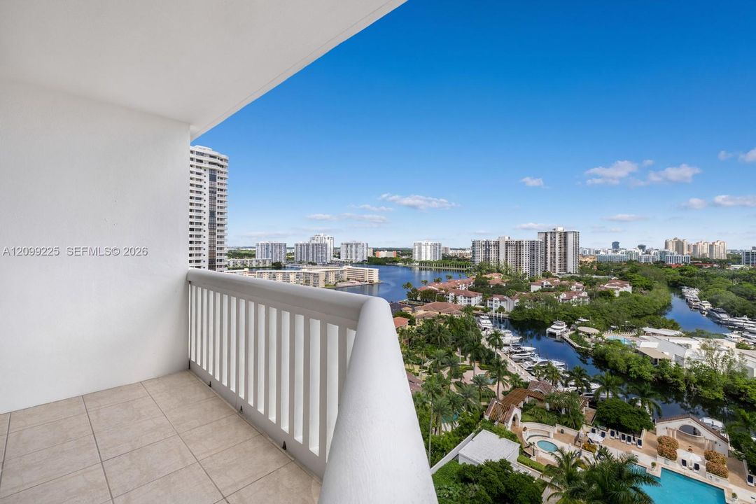 For Sale: $595,000 (2 beds, 2 baths, 1750 Square Feet)