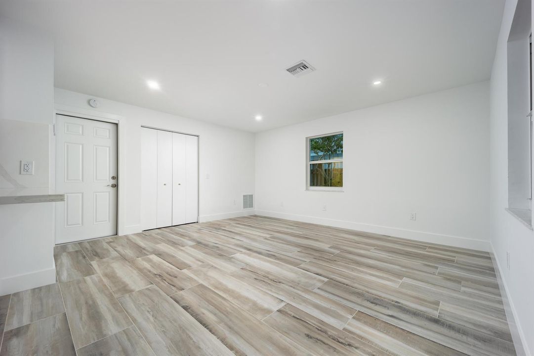 1116 Hernando Street-24