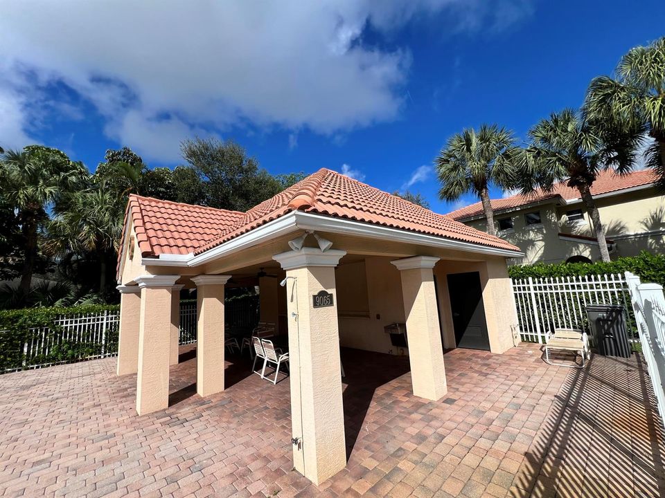 POOL HOUSE