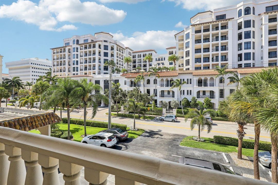 6-web-or-mls-E Royal Palm Rd-2005-006