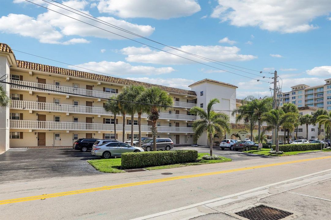 4-web-or-mls-E Royal Palm Rd-2005-004