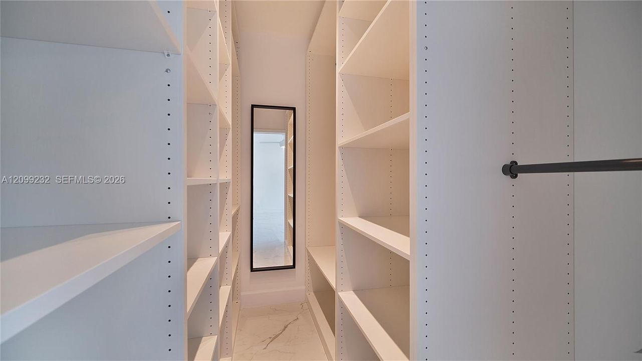 В аренду: $4,695 (3 спален, 2 ванн, 1641 Квадратных фут)