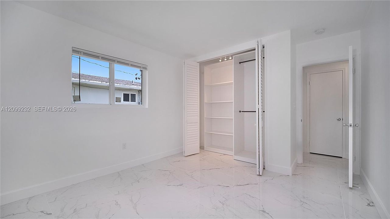 В аренду: $4,695 (3 спален, 2 ванн, 1641 Квадратных фут)