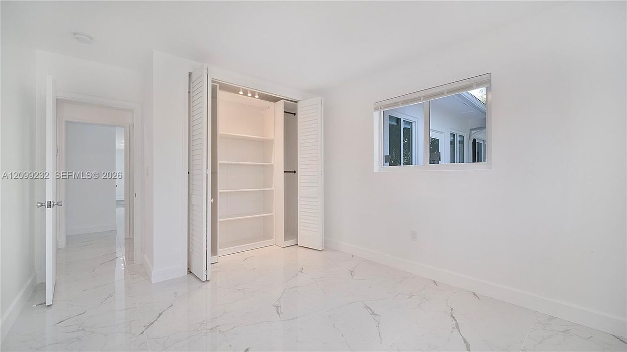 В аренду: $4,695 (3 спален, 2 ванн, 1641 Квадратных фут)