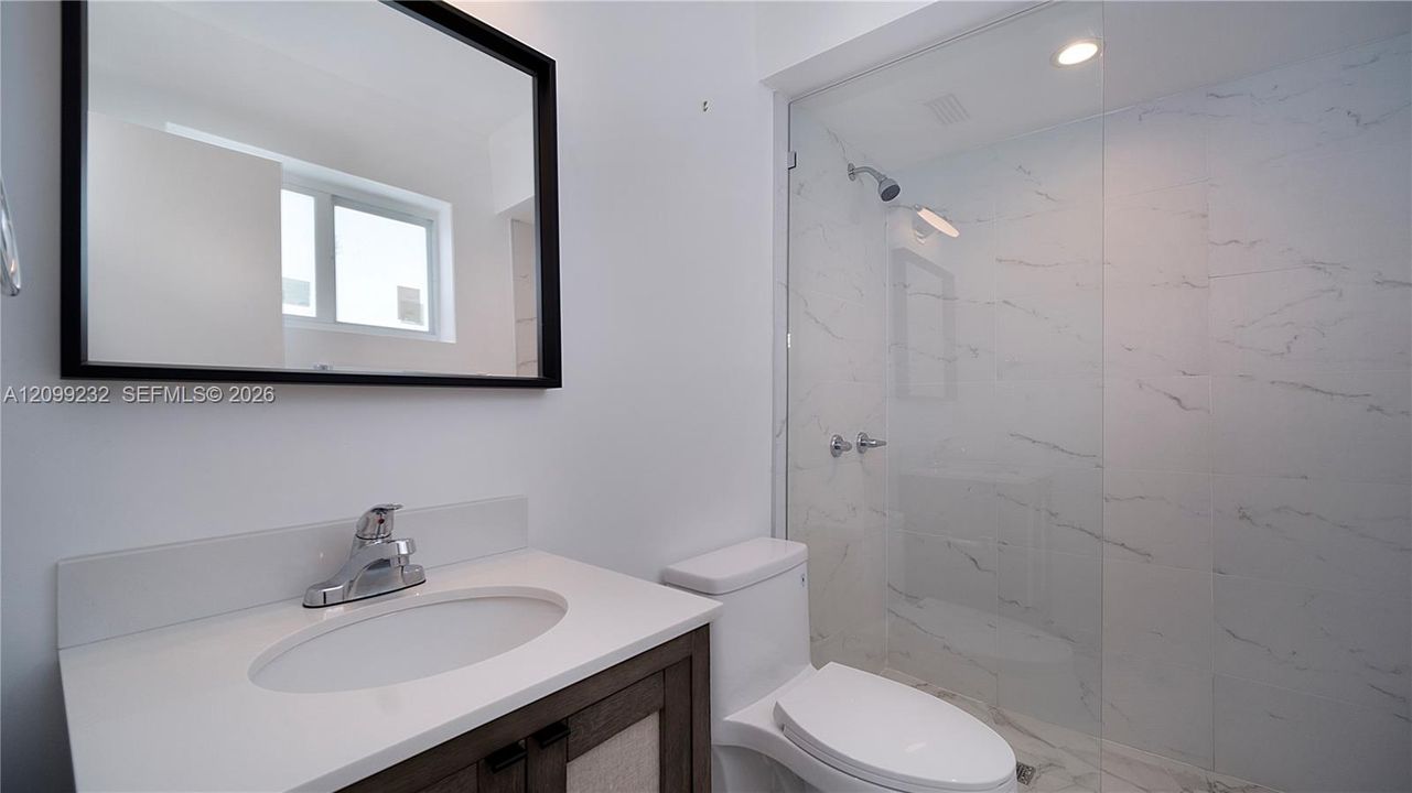 В аренду: $4,695 (3 спален, 2 ванн, 1641 Квадратных фут)