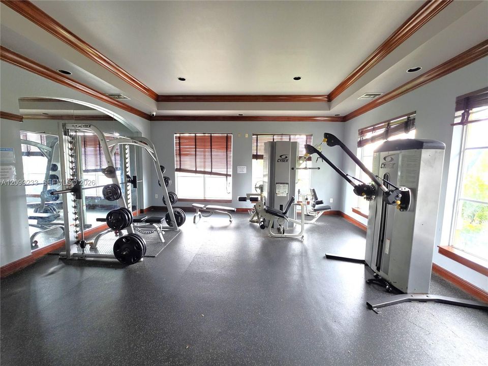 For Rent: $2,000 (1 beds, 1 baths, 665 Square Feet)