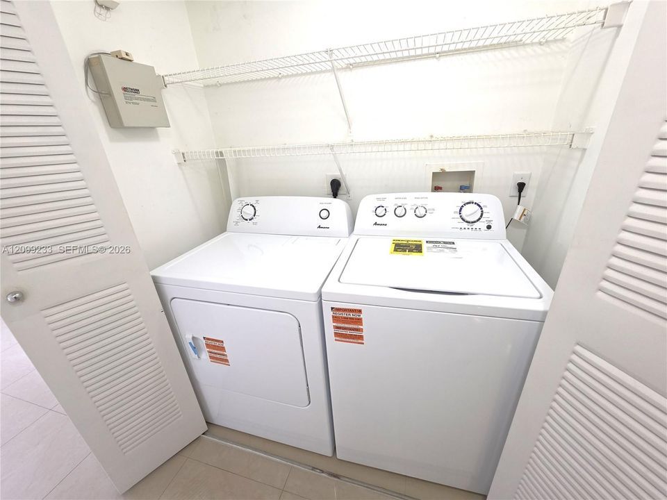 For Rent: $2,000 (1 beds, 1 baths, 665 Square Feet)