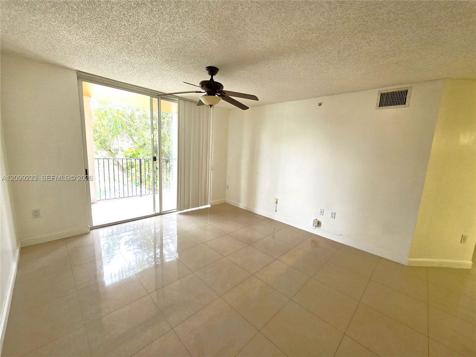 For Rent: $2,000 (1 beds, 1 baths, 665 Square Feet)