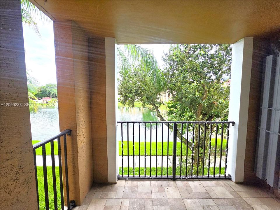 For Rent: $2,000 (1 beds, 1 baths, 665 Square Feet)