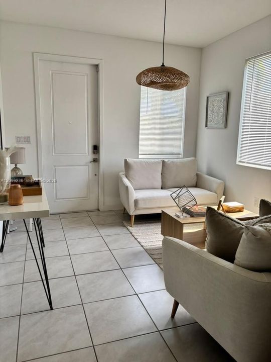 For Sale: $469,900 (4 beds, 2 baths, 1597 Square Feet)