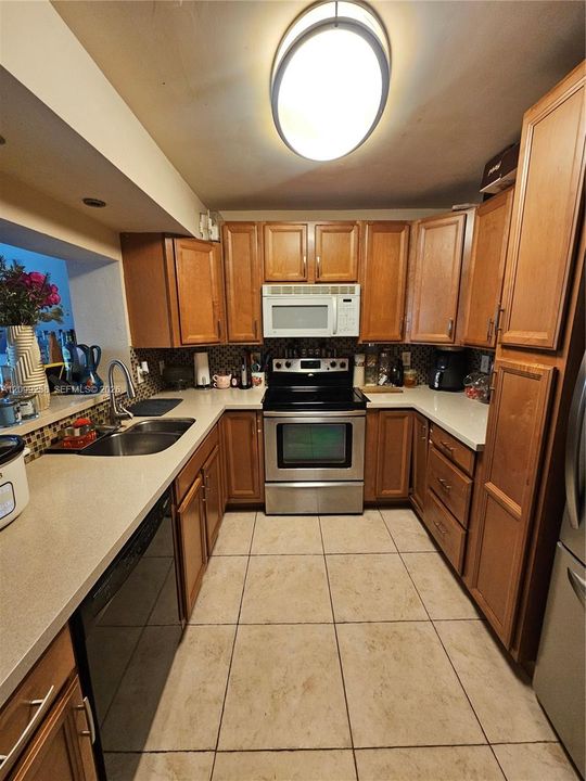 For Sale: $245,000 (3 beds, 2 baths, 1350 Square Feet)