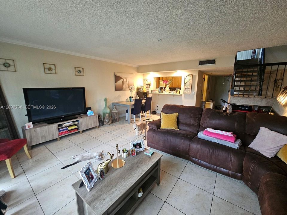 For Sale: $245,000 (3 beds, 2 baths, 1350 Square Feet)