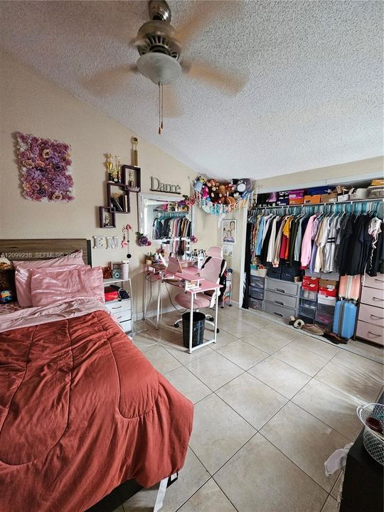 Second bedroom - Upstairs