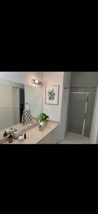 En Venta: $583,900 (4 camas, 2 baños, 1845 Pies cuadrados)