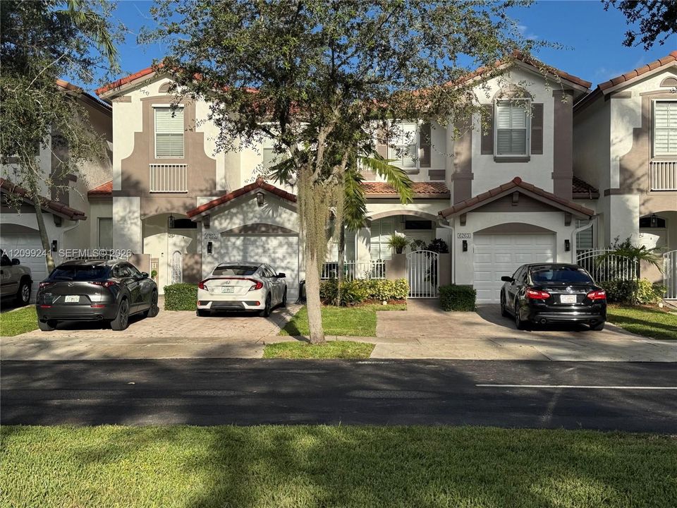 En Venta: $583,900 (4 camas, 2 baños, 1845 Pies cuadrados)