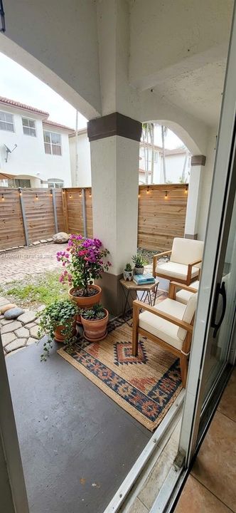En Venta: $583,900 (4 camas, 2 baños, 1845 Pies cuadrados)