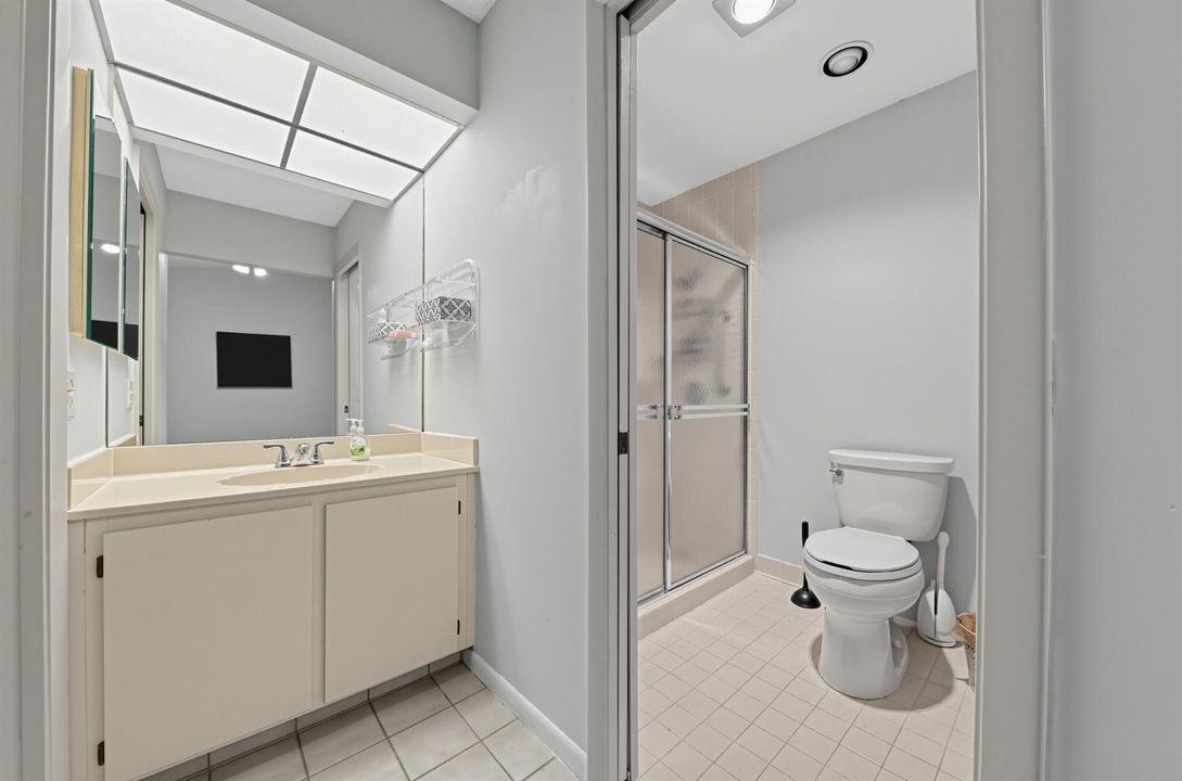 32_beyc6abde3e4eda17