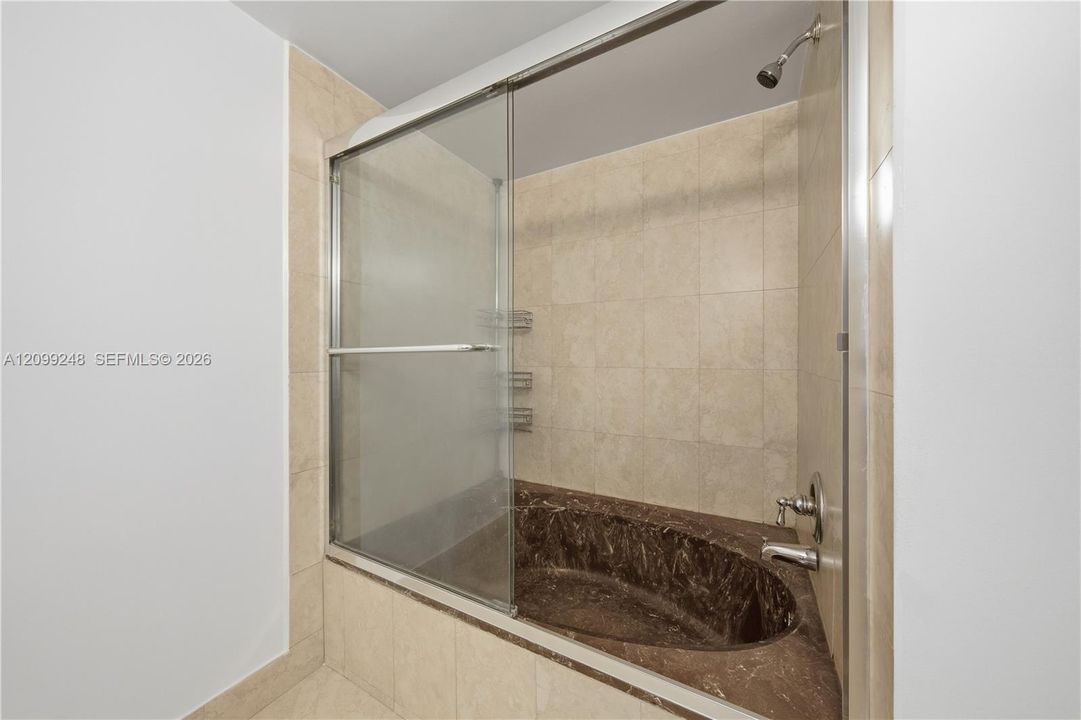 For Sale: $419,000 (2 beds, 2 baths, 1020 Square Feet)