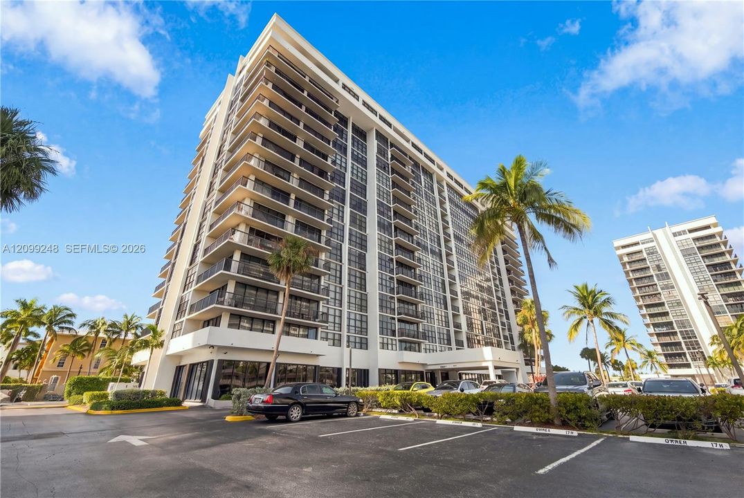 For Sale: $419,000 (2 beds, 2 baths, 1020 Square Feet)