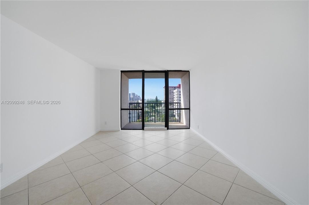 For Sale: $419,000 (2 beds, 2 baths, 1020 Square Feet)