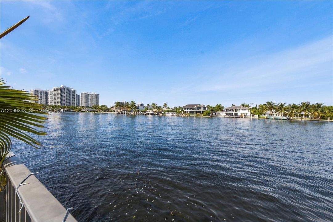 For Sale: $419,000 (2 beds, 2 baths, 1020 Square Feet)