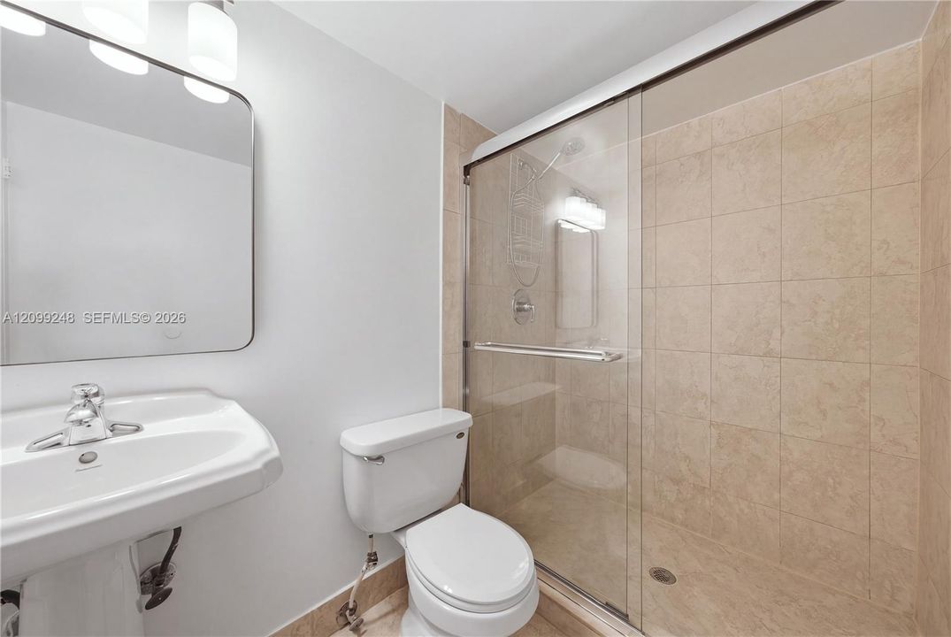 For Sale: $419,000 (2 beds, 2 baths, 1020 Square Feet)
