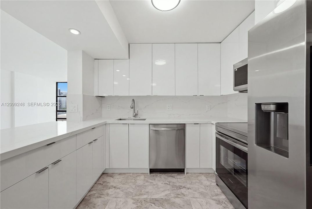 For Sale: $419,000 (2 beds, 2 baths, 1020 Square Feet)