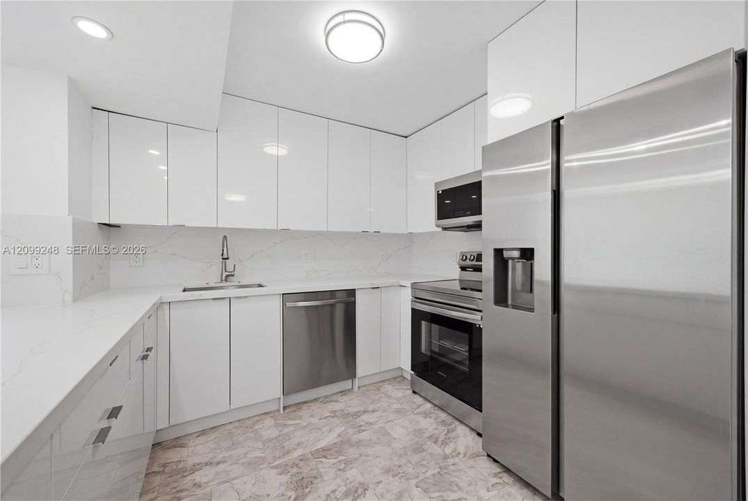 For Sale: $419,000 (2 beds, 2 baths, 1020 Square Feet)
