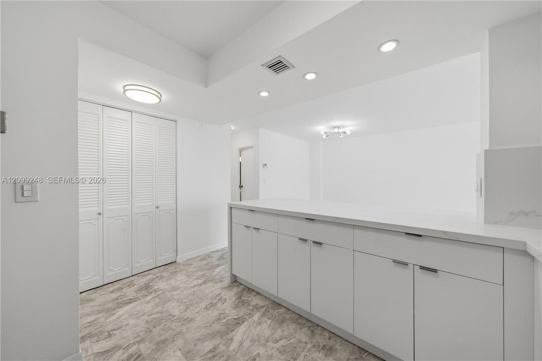 For Sale: $419,000 (2 beds, 2 baths, 1020 Square Feet)