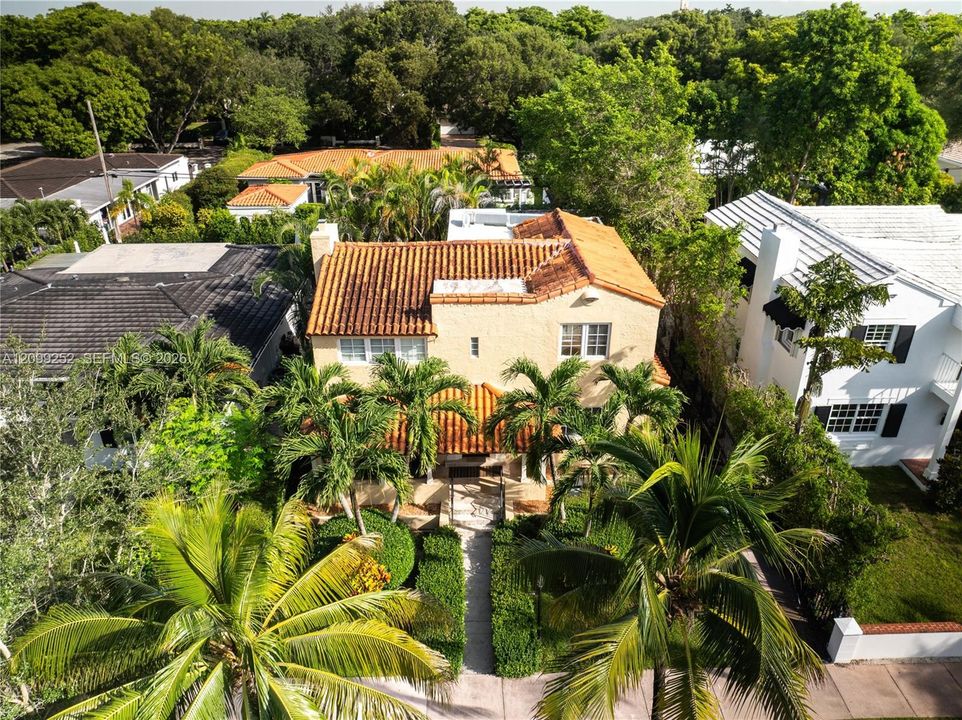 En Venta: $2,495,000 (4 camas, 3 baños, 2348 Pies cuadrados)