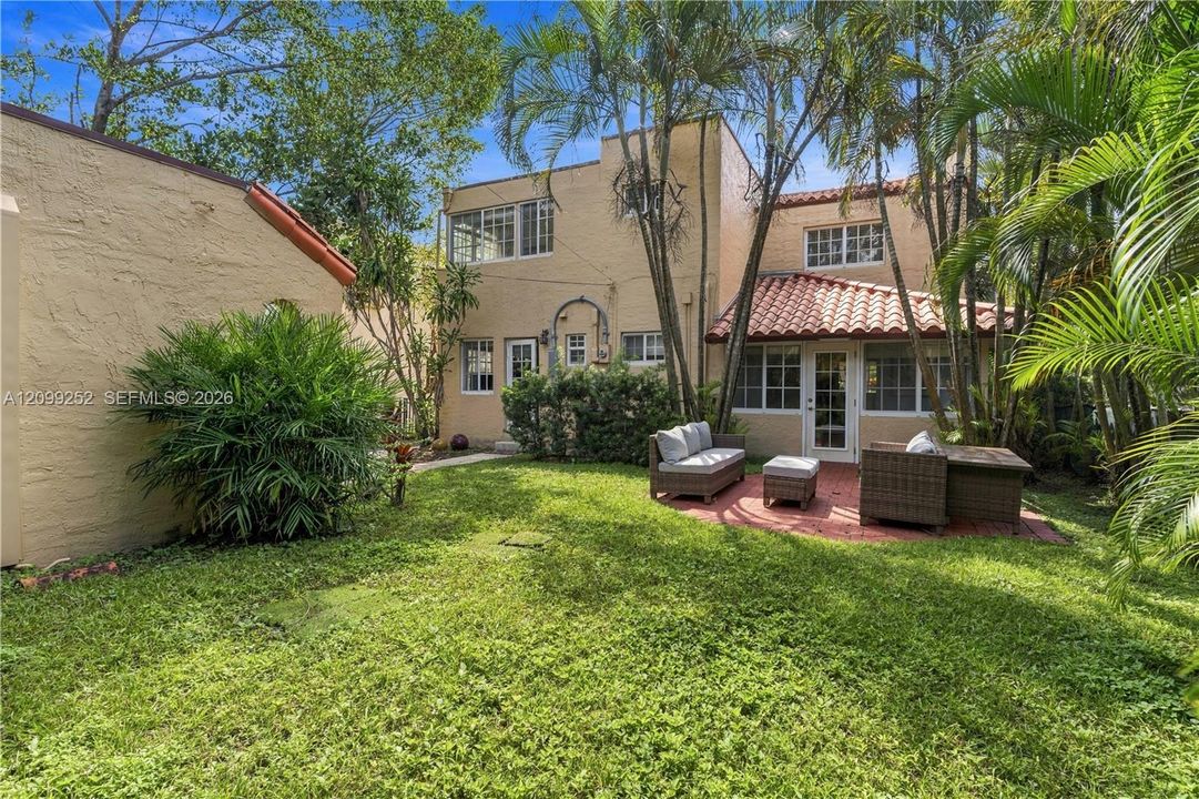 En Venta: $2,495,000 (4 camas, 3 baños, 2348 Pies cuadrados)