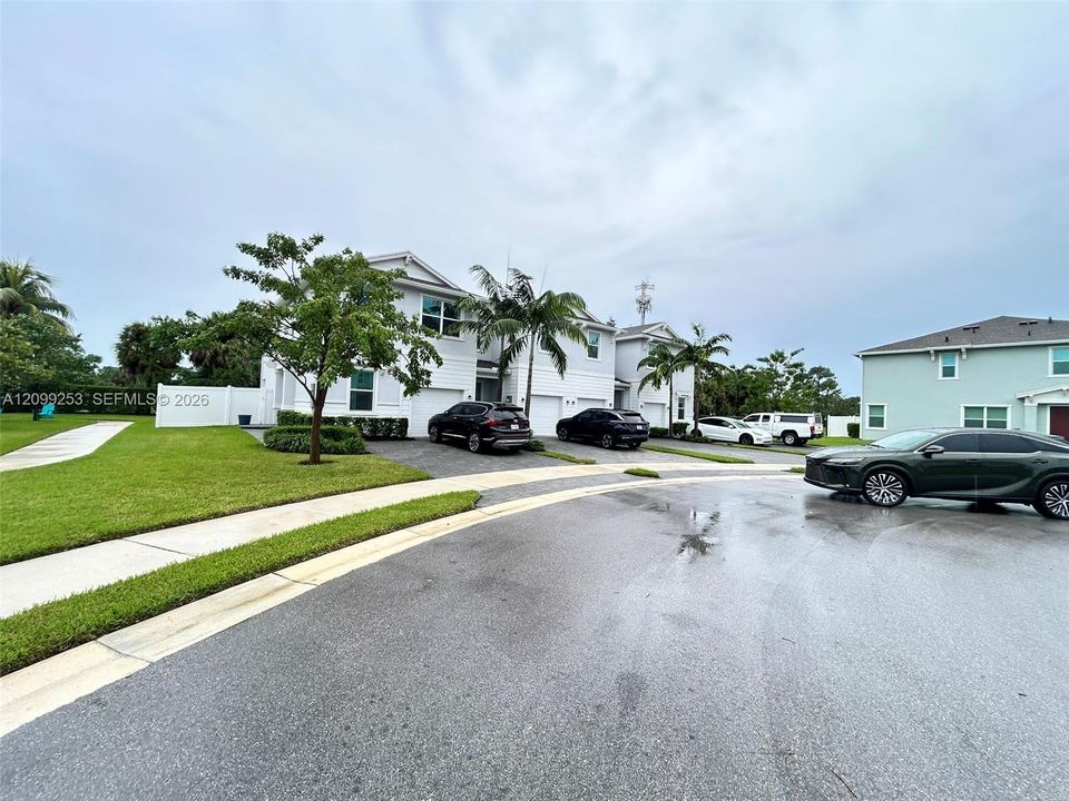 For Rent: $3,300 (3 beds, 2 baths, 1635 Square Feet)
