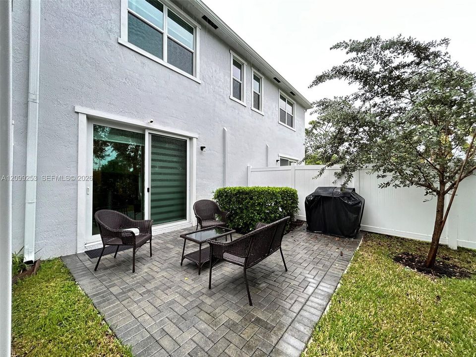 For Rent: $3,300 (3 beds, 2 baths, 1635 Square Feet)