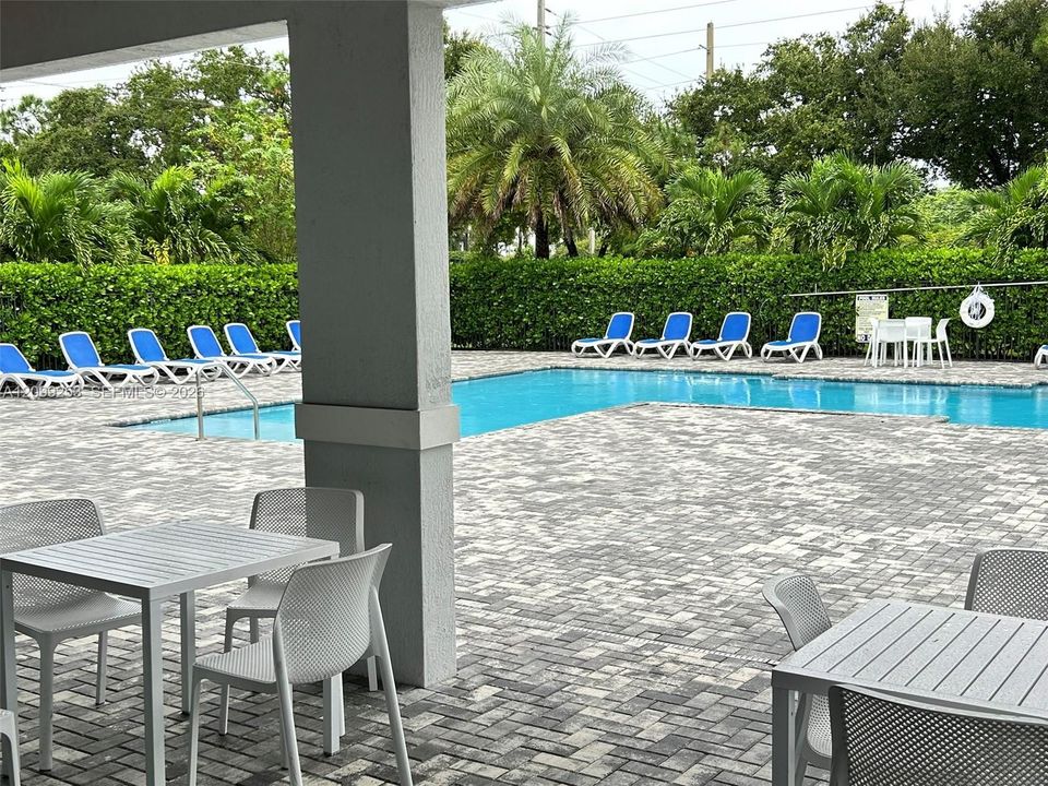For Rent: $3,300 (3 beds, 2 baths, 1635 Square Feet)