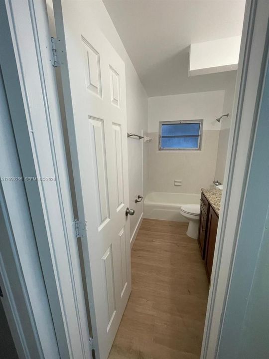 For Rent: $4,650 (5 beds, 2 baths, 1729 Square Feet)