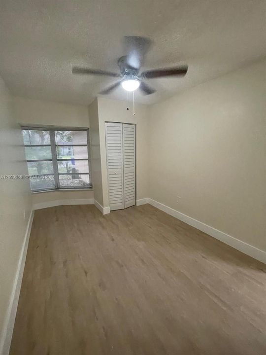 For Rent: $4,650 (5 beds, 2 baths, 1729 Square Feet)