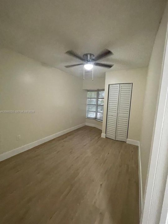 For Rent: $4,650 (5 beds, 2 baths, 1729 Square Feet)