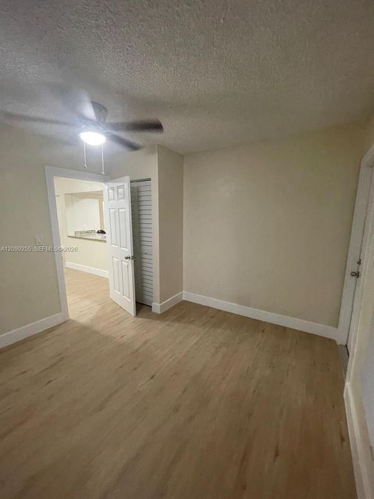 For Rent: $4,650 (5 beds, 2 baths, 1729 Square Feet)