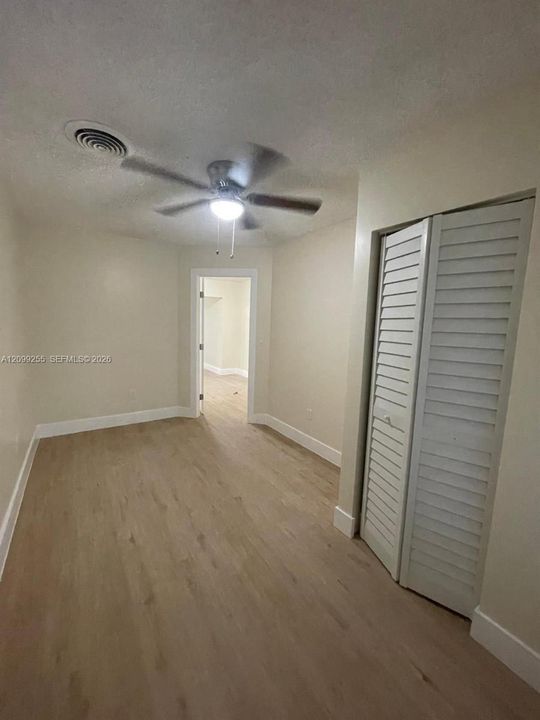 For Rent: $4,650 (5 beds, 2 baths, 1729 Square Feet)