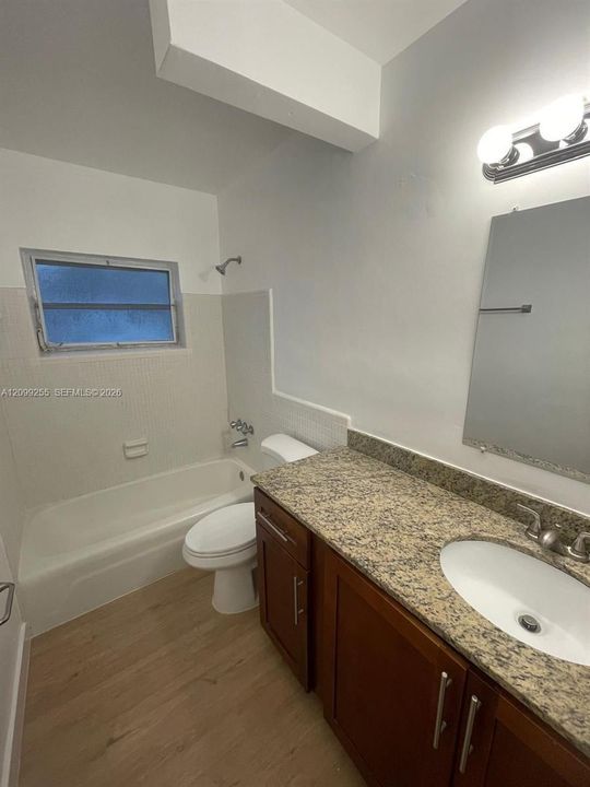 For Rent: $4,650 (5 beds, 2 baths, 1729 Square Feet)