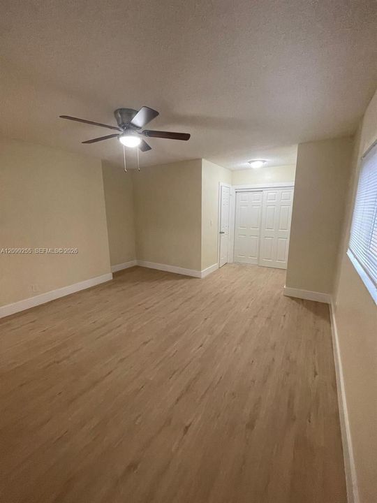 For Rent: $4,650 (5 beds, 2 baths, 1729 Square Feet)