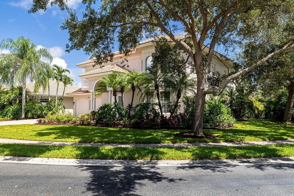 For Sale: $625,000 (4 beds, 3 baths, 3235 Square Feet)