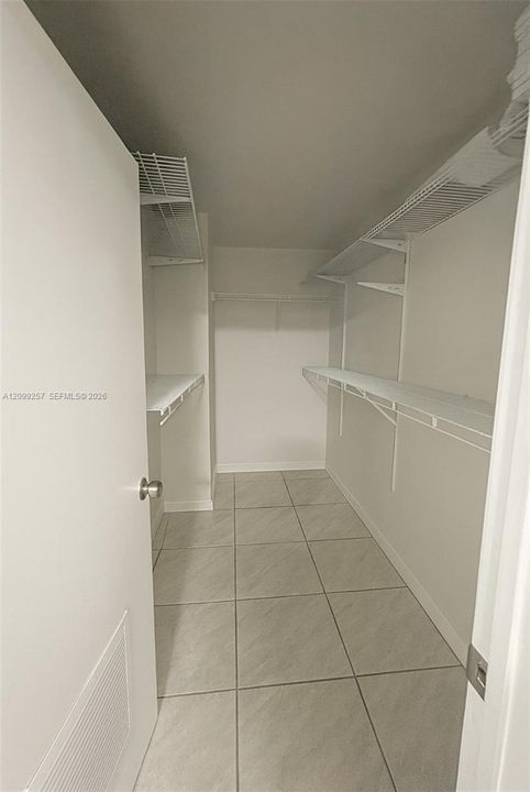 На продажу: $320,000 (2 спален, 2 ванн, 914 Квадратных фут)